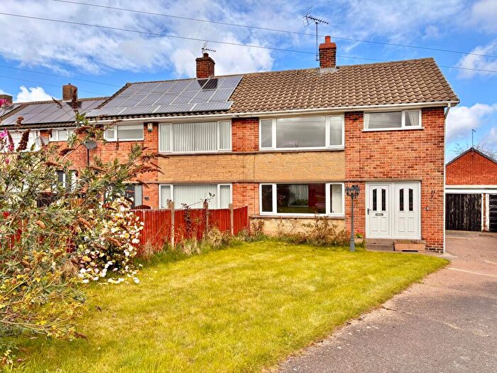 3 Bedroom Semi-Detached House For Sale In Wood Avenue, Creswell, Worksop, Nottinghamshire, S80