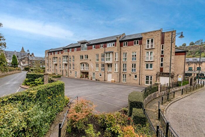1 Bedroom Flat For Sale In Warburton Court, High Street, Uppermill, Saddleworth, OL3