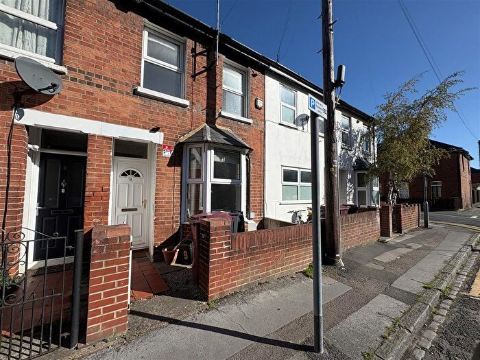 3 Bedroom Terraced House To Rent In Cardiff Road, Reading, RG1