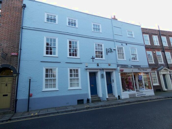 1 Bedroom Flat To Rent In Burgate, Canterbury, CT1
