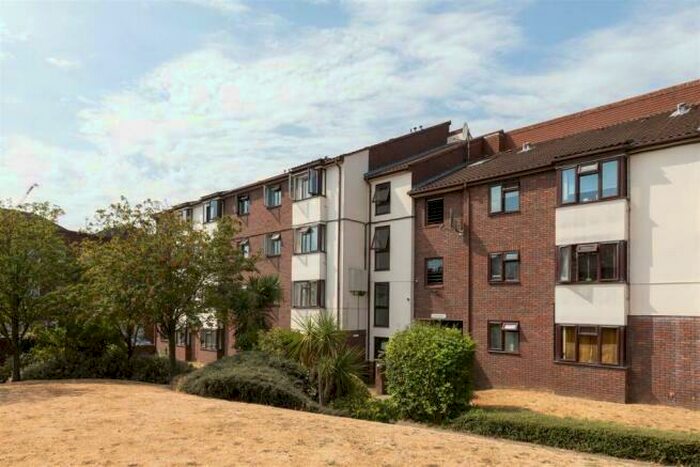 1 Bedroom Flat To Rent In Teresa Mews, London, E17