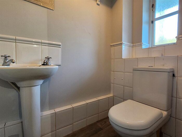 3 Bedroom Detached House For Sale In George Lovell Drive, Enfield Island Village, EN3