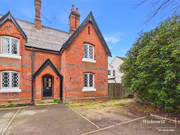3 Bedroom Semi-Detached House To Rent In Reading Road, Winnersh, Wokingham, Berkshire, RG41