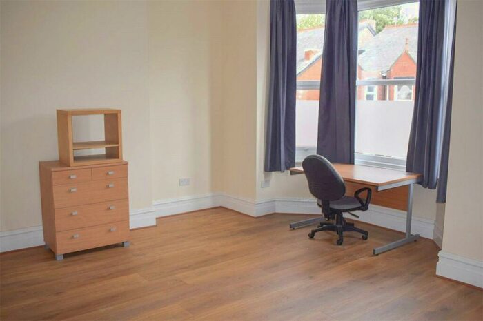 6 Bedroom Terraced House To Rent In Granville Road, Fallowfield, M14
