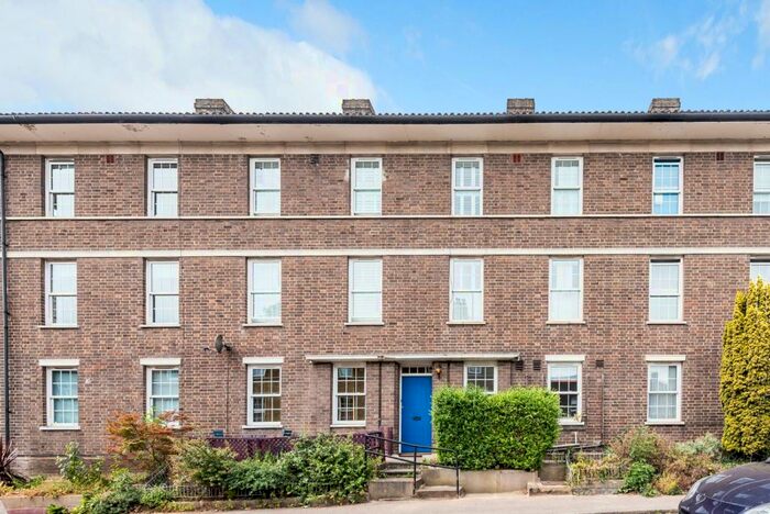 3 Bedroom Maisonette To Rent In Paragon Place, Blackheath, SE3