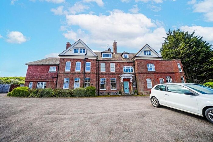 2 Bedroom Flat To Rent In Park Road, Cromer, NR27