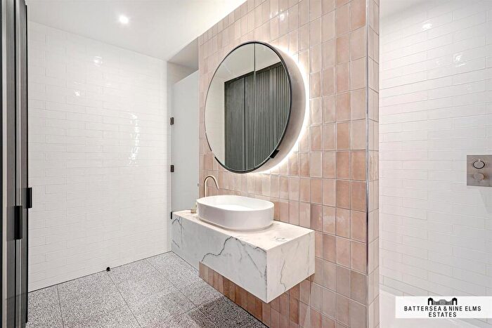 2 Bedroom Apartment To Rent In Legacy Building, Embassy Gardens, SW11