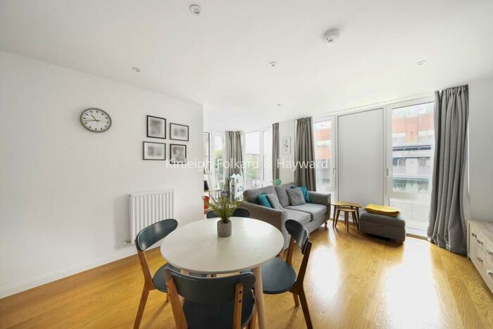 1 Bedroom Flat For Sale In High Road, North Finchley, N12