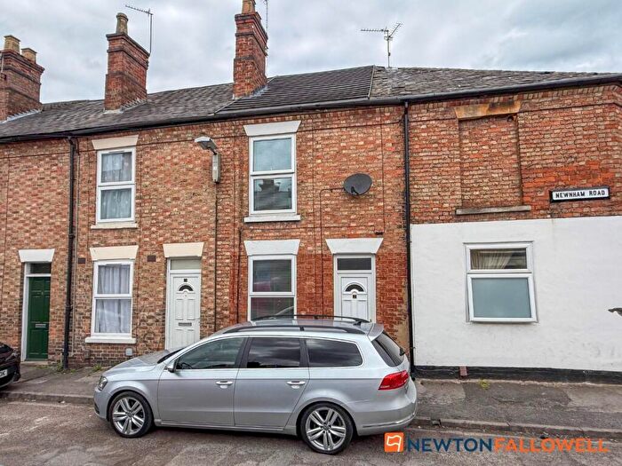 2 Bedroom Terraced House For Sale In Newnham Road, Newark, NG24