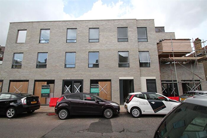 3 Bedroom Flat To Rent In Romford Road, London, E7