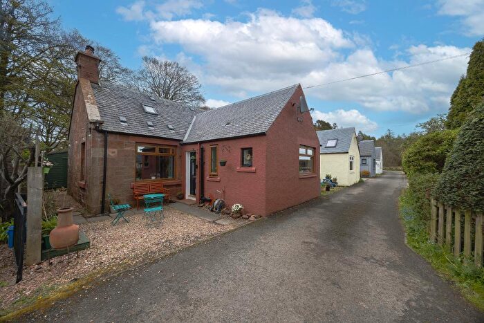 2 Bedroom Semi-Detached House For Sale In Cowiefaulds Cottages, Gateside, KY14