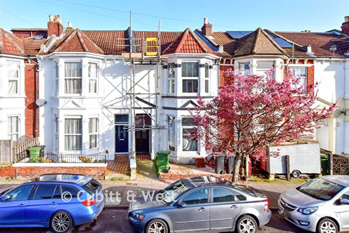 2 Bedroom Apartment For Sale In Derby Road, Portsmouth, Hampshire, PO2