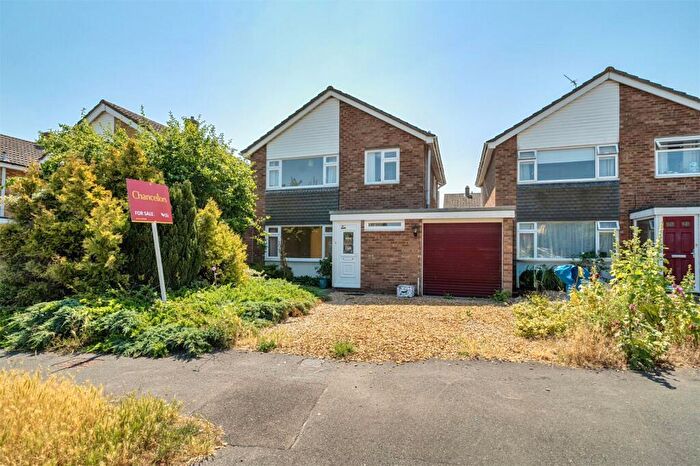 3 Bedroom Link Detached House For Sale In Mill Road, Abingdon, Oxon, OX14