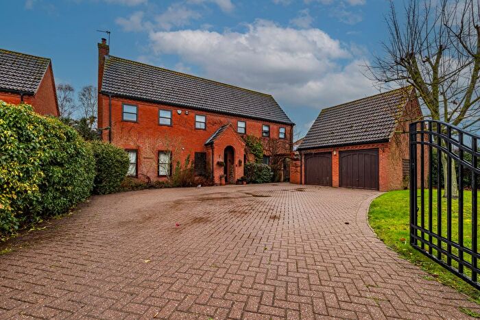 4 Bedroom Detached House For Sale In Main Road, Long Bennington, Newark, Nottinghamshire, NG23