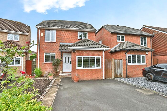 4 Bedroom Detached House For Sale In Spetisbury Close, Muscliff, Bournemouth, Dorset, BH9