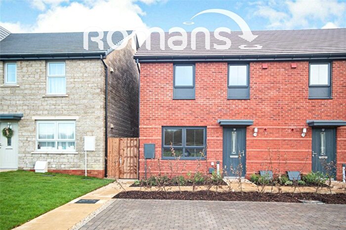 3 Bedroom Semi-Detached House For Sale In Golden Grove, Swindon, SN1