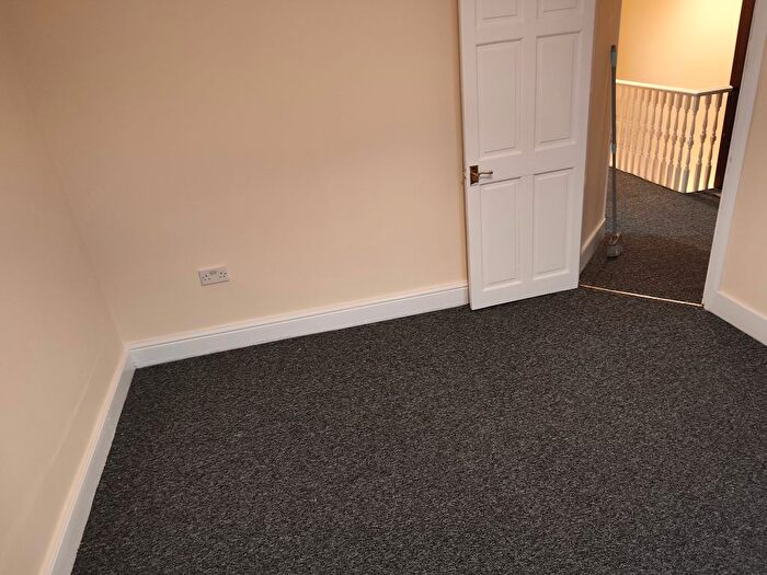 3 Bedroom Flat To Rent In Western Road, London, E13