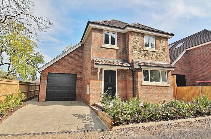 4 Bedroom Detached House To Rent In Firs Field House, Bridle Path, Horndean, PO8