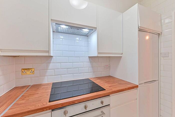 2 Bedroom Flat For Sale In Sherborne Court, Elmers End Road, Anerley, London, SE20