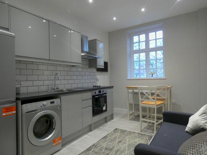 1 Bedroom Studio To Rent In Oakleigh Gardens, Whetstone, Whetstone, N20