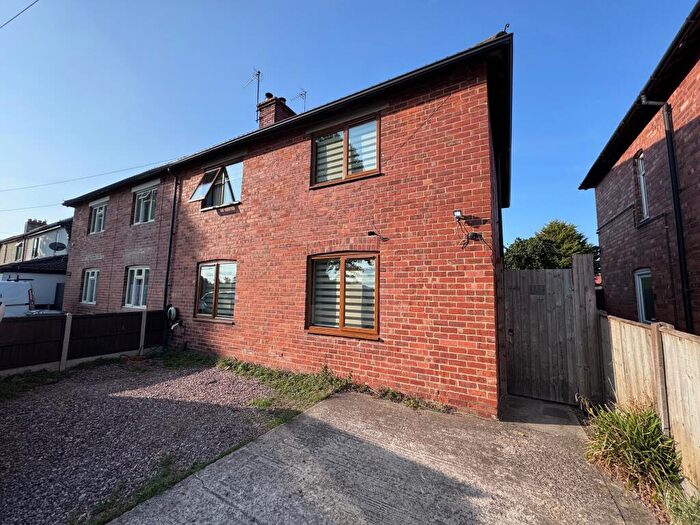 3 Bedroom Semi-Detached House For Sale In Tuffley Avenue, Gloucester, GL1