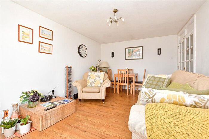 2 Bedroom Flat For Sale In Albion Road, Sutton, Surrey, SM2