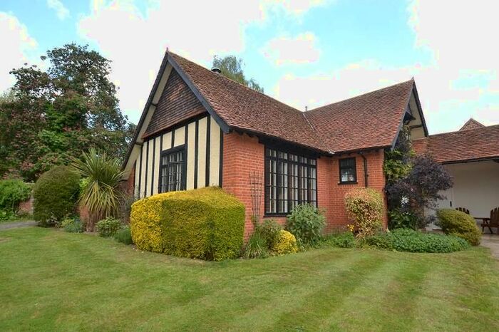 4 Bedroom Terraced Bungalow To Rent In Hamels Park, Buntingford, SG9