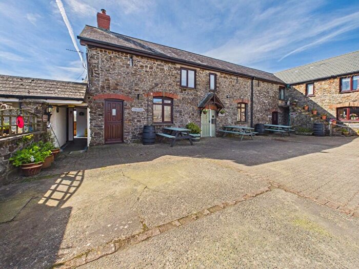 2 Bedroom Barn Conversion For Sale In Houndapitt Farm, Stibb, EX23