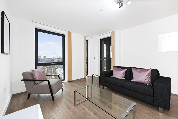 1 Bedroom Flat To Rent In Delancey Apartments, Williamsburg Plaza, E14