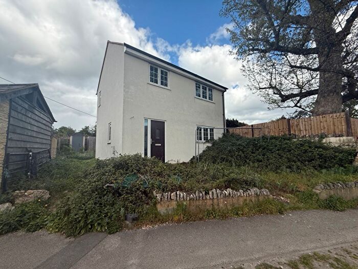 2 Bedroom Property For Sale In Thame Road, Haddenham, Aylesbury, HP17