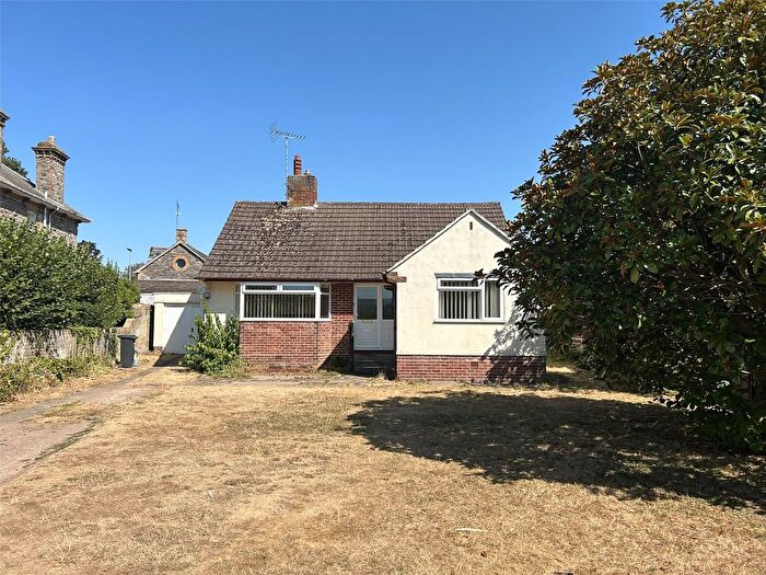 3 Bedroom Bungalow To Rent In Private Road, Staplegrove Road, Taunton, TA2