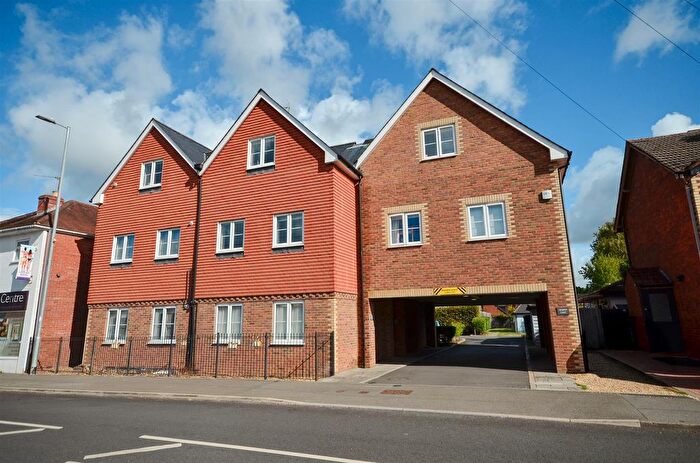 1 Bedroom Flat To Rent In Yorktown Road, Sandhurst, GU47