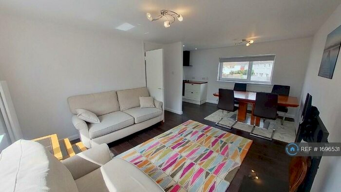 2 Bedroom Flat To Rent In Moubray Grove, South Queensferry, EH30