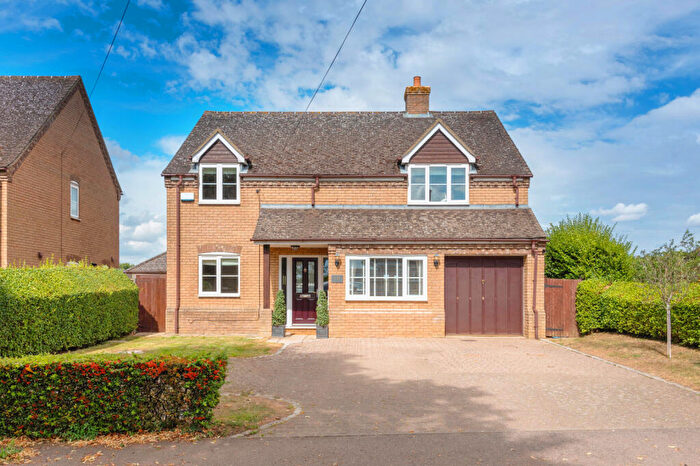 4 Bedroom Detached House For Sale In High Street, Sutton, Sandy, Bedfordshire, SG19