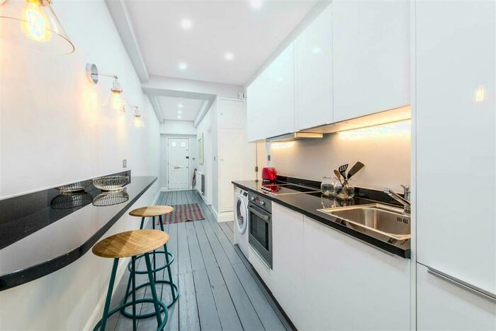 2 Bedroom Flat To Rent In Albert Bridge Road, SW11