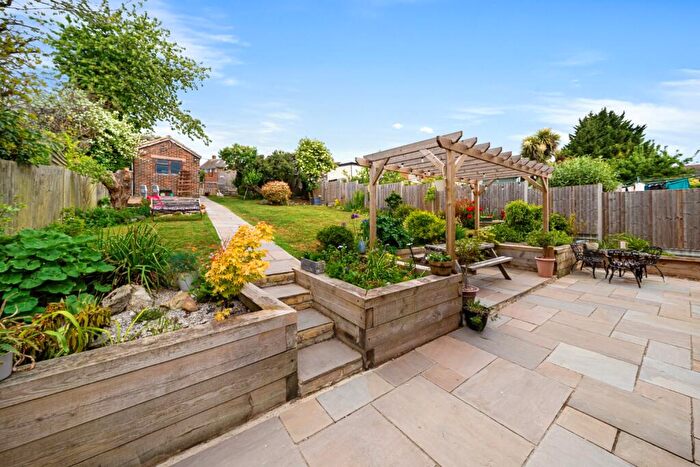 4 Bedroom Detached House For Sale In Sundridge Hill, Cuxton, Rochester, Kent, ME2