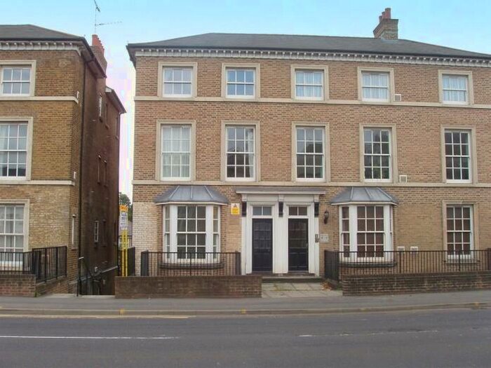 1 Bedroom Flat To Rent In Acacia House, - Ashford Road, Maidstone, Kent, ME14