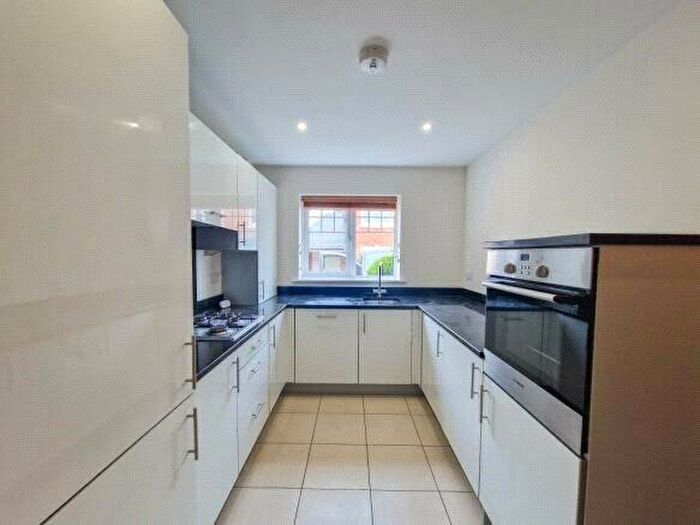 2 Bedroom End Of Terrace House To Rent In Heather Hill Close, Earley, Reading, Berkshire, RG6