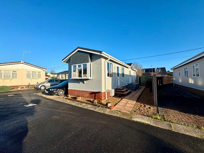 2 Bedroom Park Home For Sale In Southampton Road, Ringwood, BH24