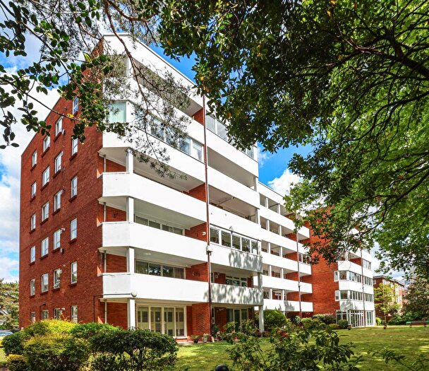 2 Bedroom Flat For Sale In Flat Auburn Mansions, Princess Road, Poole, Dorset, BH12