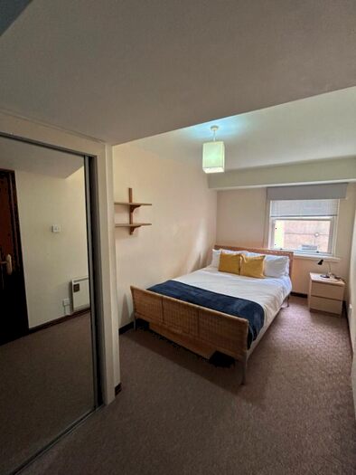 2 Bedroom Flat To Rent In Johns Place, Leith Links, Edinburgh, EH6