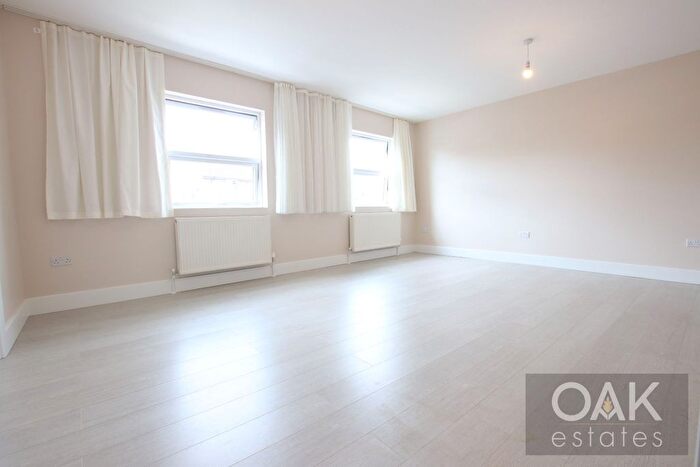 2 Bedroom Flat To Rent In High Road Leyton, London, E10