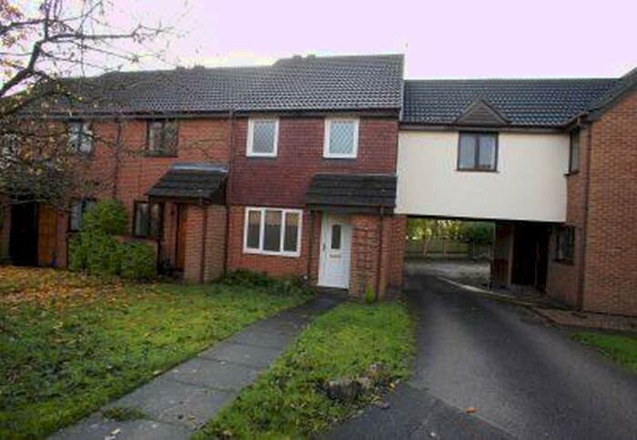 3 Bedroom End Of Terrace House To Rent In Shenington Way, Oakwood, DE21