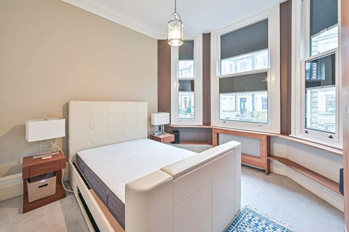 2 Bedroom Flat For Sale In Crossfield Road, Belsize Park, London, NW3