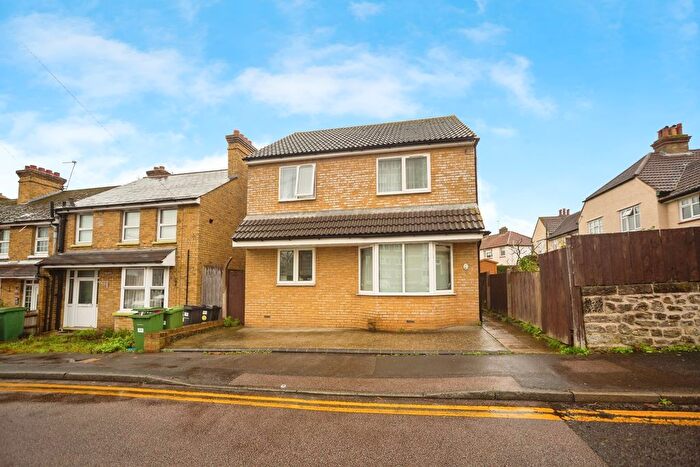 2 Bedroom Flat For Sale In Chancery Lane, Maidstone, ME15