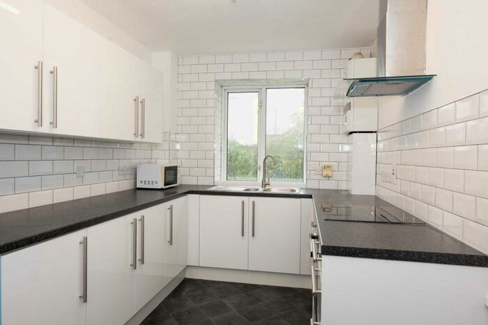 3 Bedroom Apartment To Rent In Eccles New Road, Salford, M5