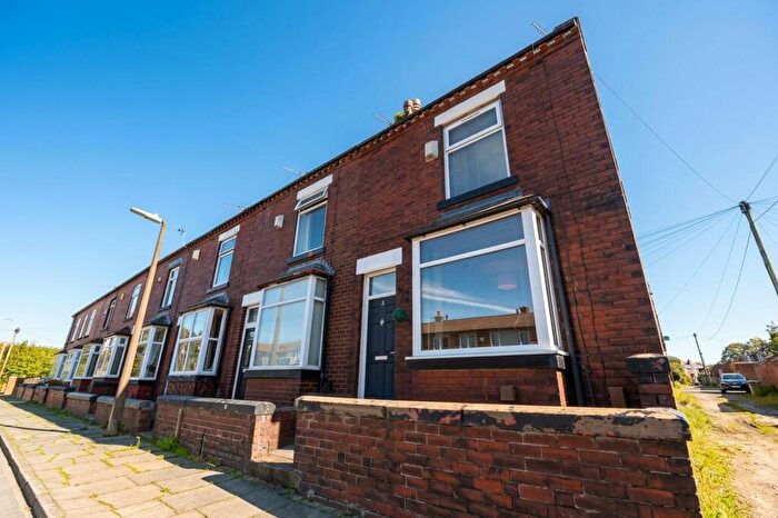 2 Bedroom End Of Terrace House For Sale In Alexandra Road, Kearsley, BL4