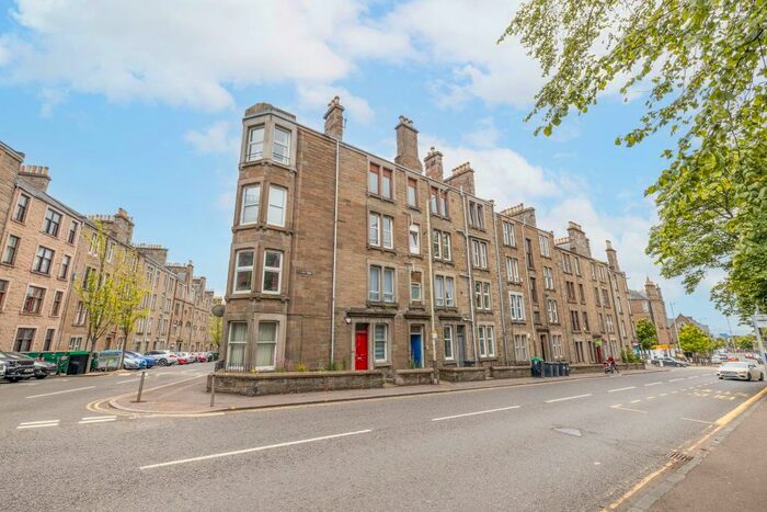 1 Bedroom Flat To Rent In Pitkerro Road, Dundee, DD4