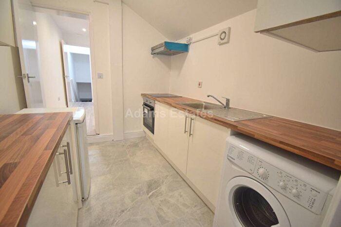 1 Bedroom Flat To Rent In School Road, Reading, RG31