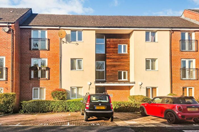 1 Bedroom Flat For Sale In Skippetts Gardens, Basingstoke, Hampshire, RG21